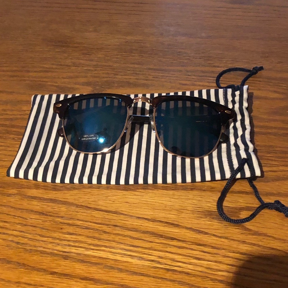 GAP sunglasses